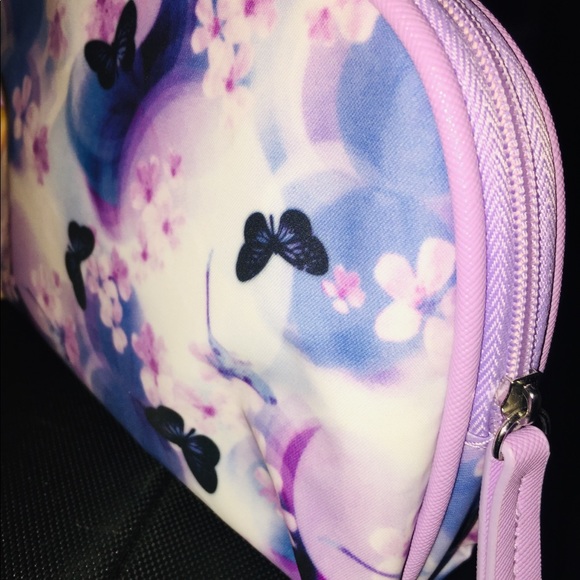 Two Makeup Bags 🦋 - Picture 5 of 5